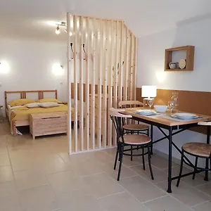 https://logement-entier-entre-ville-et-montagne.hotels-rhonealpes.com